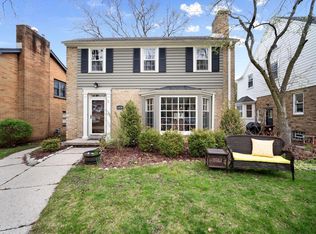 4436 N Wildwood Ave, Shorewood, WI 53211