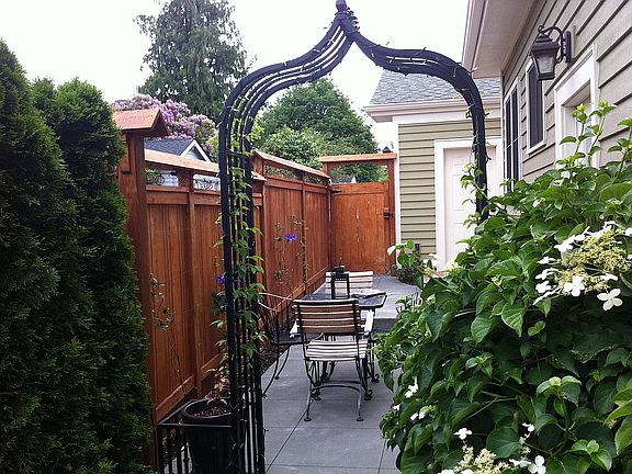 side yard dining area