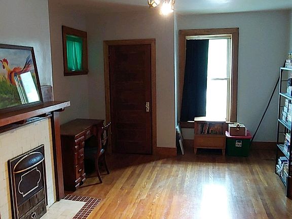 2nd image of 1652 Franklin Ave