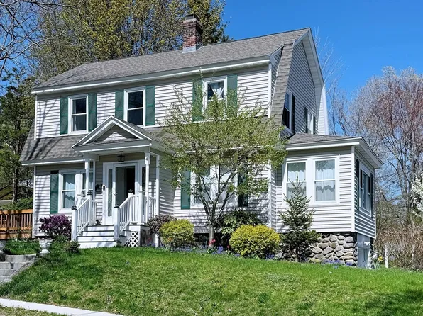 4 Longfellow Rd, Worcester, MA 01602