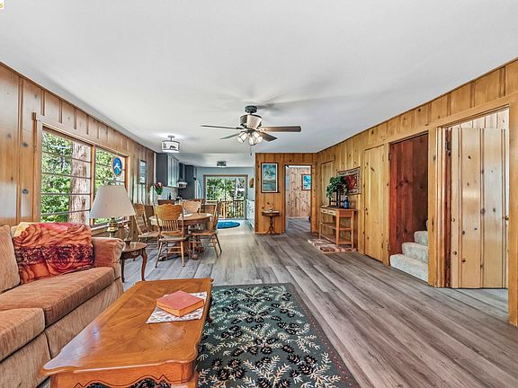 4th image of 22859 Miners Ave