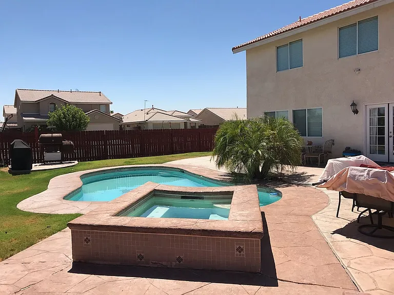 302 Willow Bend Dr — Photo 2