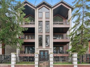 818 N Washtenaw Ave APT 1S, Chicago, IL 60622