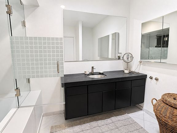 5th image of 3098 Rue D'orleans #311