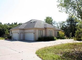 32815 W 14 Mile Rd, Farmington Hills, MI 48334