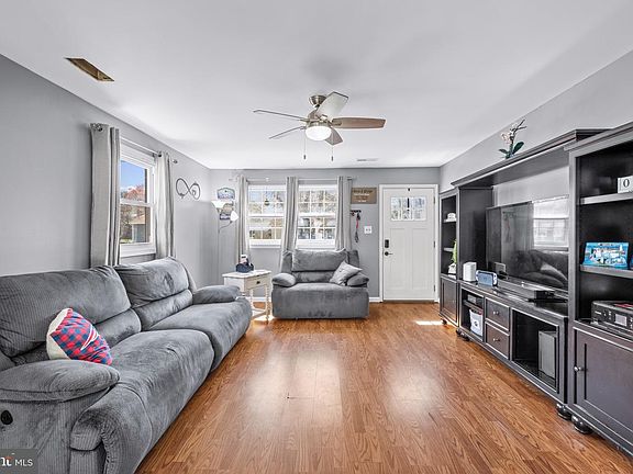 5th image of 78 Girard Ave