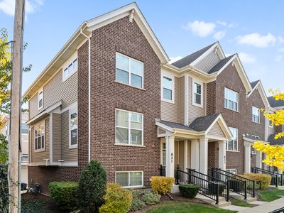 821 Lexington Cir E, Des Plaines, IL, 60016