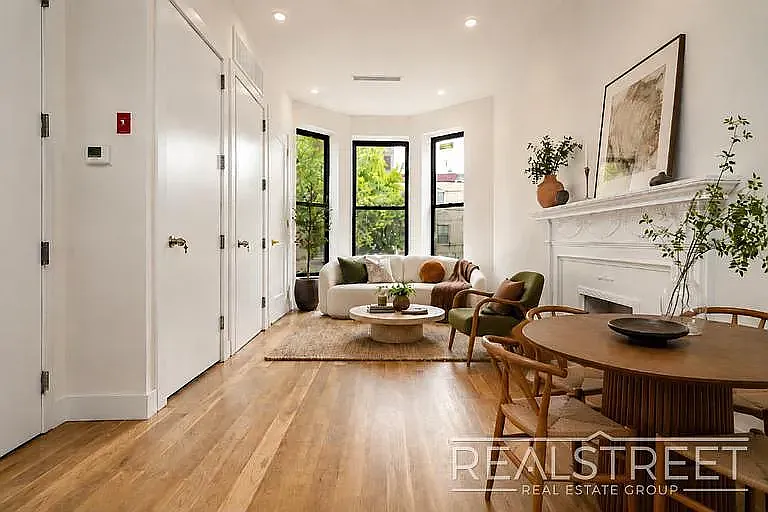 1267 Bergen St — Photo 4
