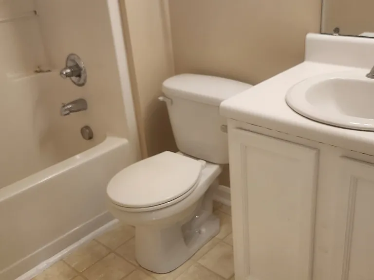 6001 Mullens Dr — Photo 10