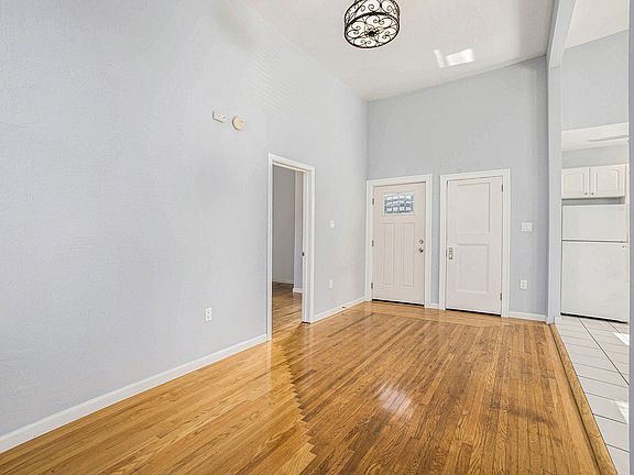5th image of 2100 Pacific Ave APT B