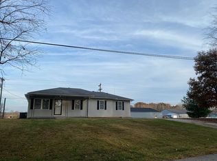 9525 Old Hartford Rd, Utica, KY 42376