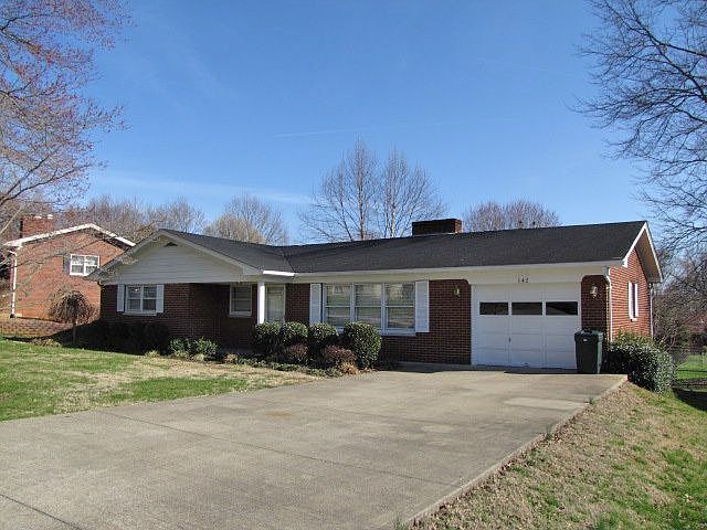 2nd image of 142 Woodland Dr