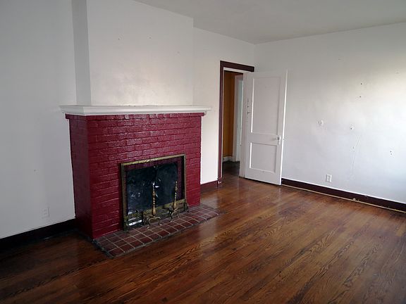 3rd image of 2405 Langston Ave