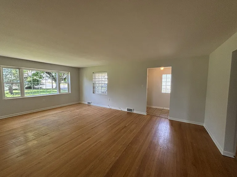 22 Macungie Ave — Photo 6
