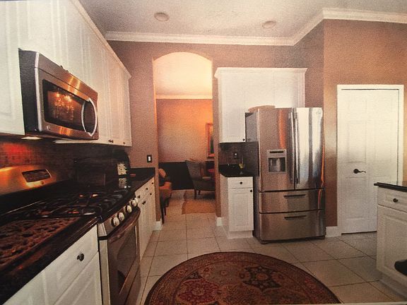 3rd image of 1711 Park Ave