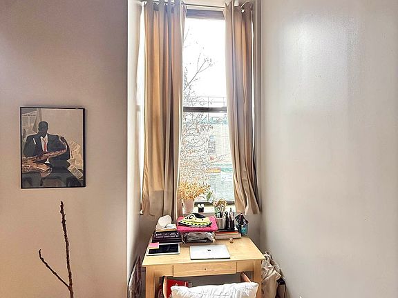 4th image of 41 Kosciuszko St APT 203