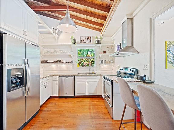 3rd image of 3701 Kumquat Ave