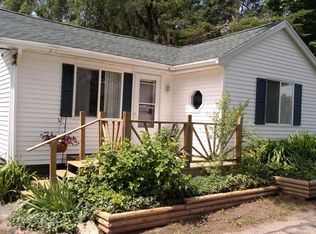 13754 W Point Dr, Gowen, MI