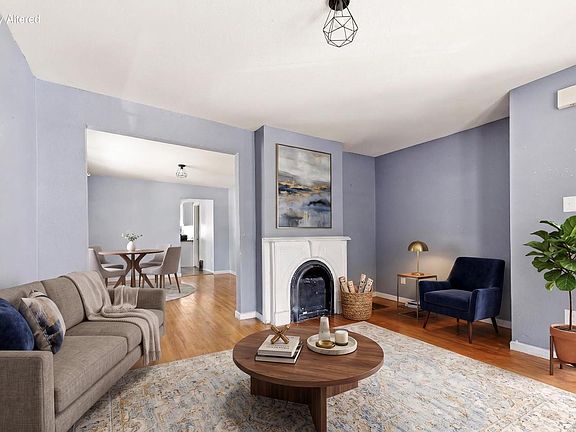 3rd image of 1006 E Land PLACE
