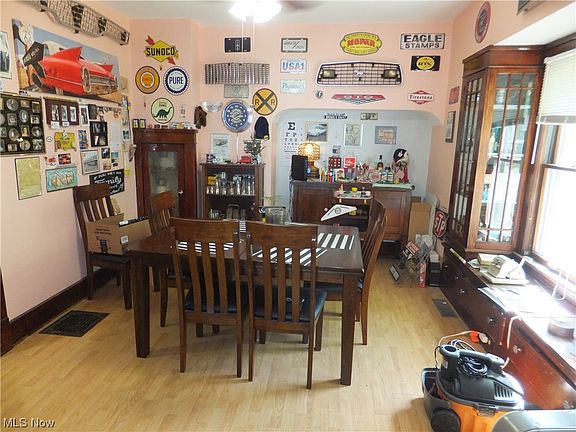 4th image of 4215 Behrwald Ave