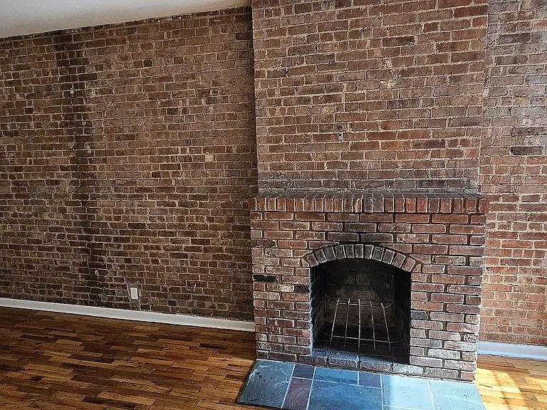 189 E 93rd St #2C — Photo 3