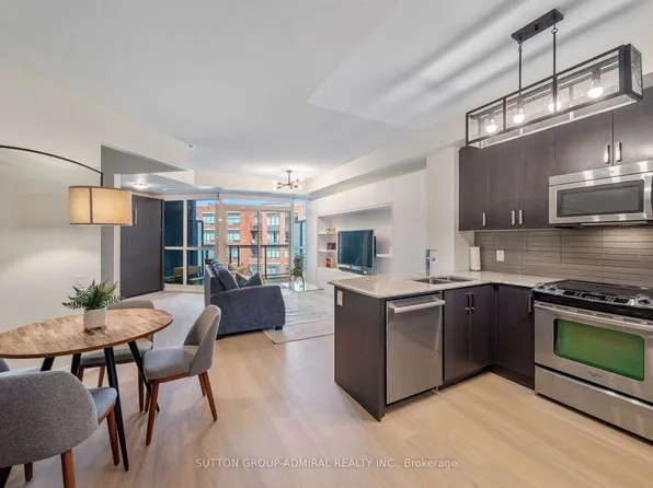 7608 Yonge St #405, Vaughan, ON L4J 0J5