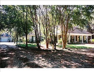 2nd image of 32 Dogwood Ln
