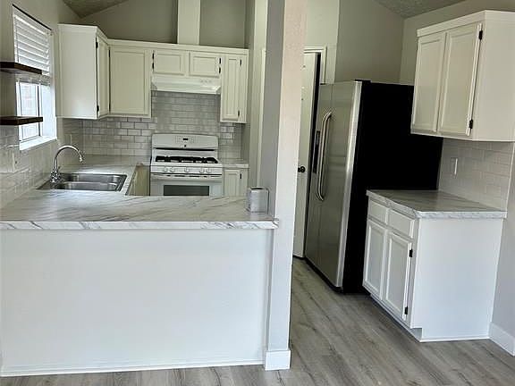 4th image of 22010 Rivermead Dr
