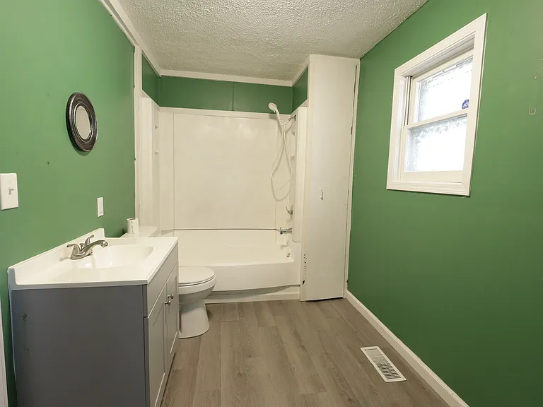 308 E Maryland St #1 — Photo 6