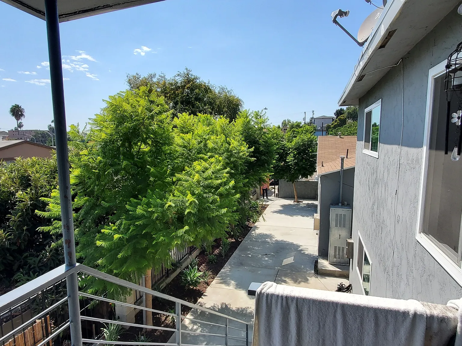 4255 1/2 Altadena Ave. - 1 — Photo 2
