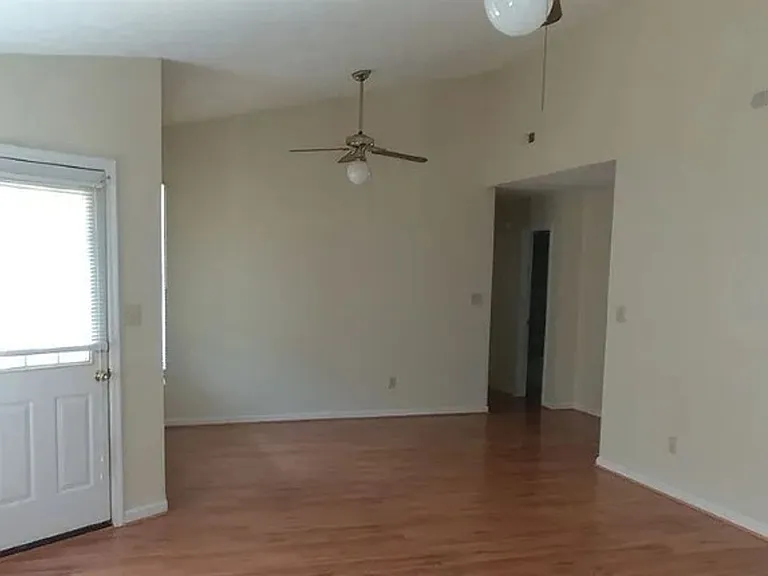 633 Winthrop Ct — Photo 7