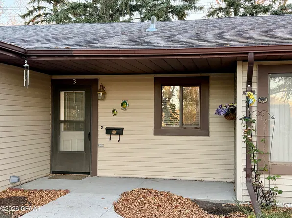 1401 5th St APT 3, Langdon, ND 58249