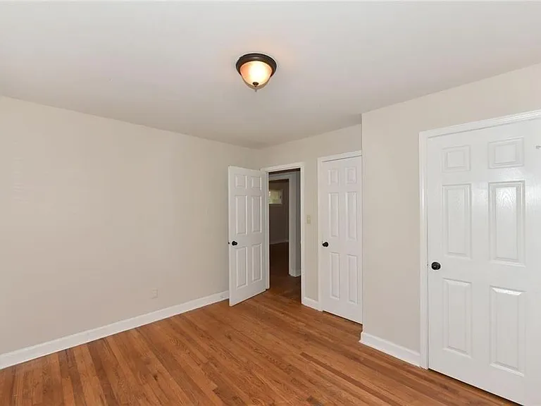2246 Whites Mill Rd — Photo 9