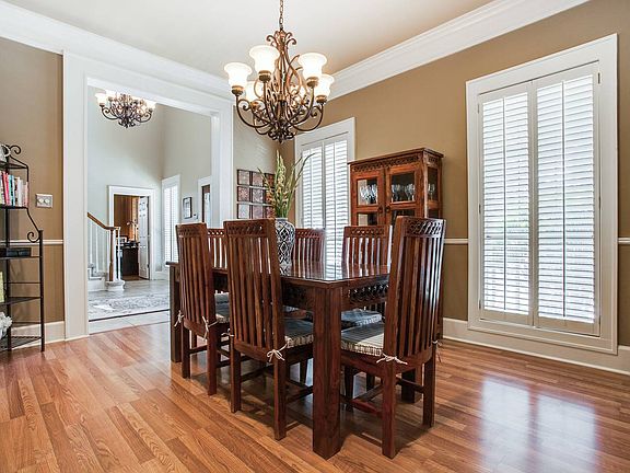 5th image of 73 Granburg Cir