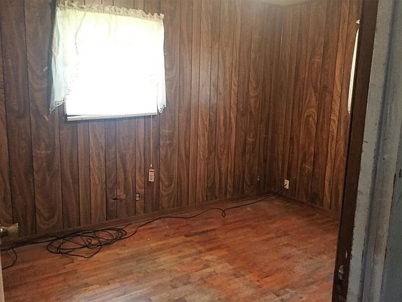 4th image of 3924 Alma Ave
