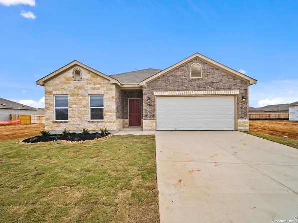 19818 Doc Holiday Dr, Lytle, TX 78052