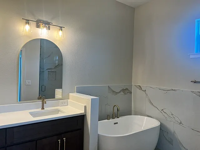 2104 Sarah Way — Photo 8
