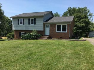 148 Hooks Dr, Mount Airy, NC 27030