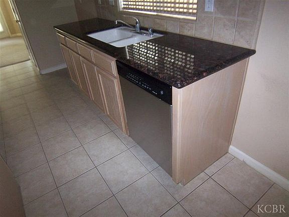 2nd image of 3047 Fountain Plaza Dr