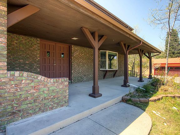 Exterior Front Entry