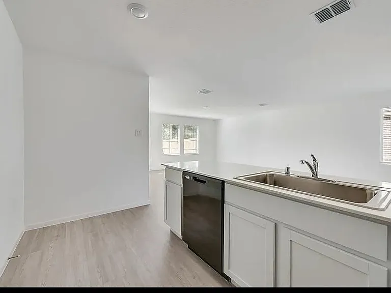 11320 Rodeo Dr — Photo 9