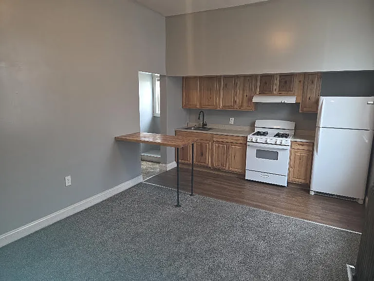 319 N 4th St #4-1 — Photo 7