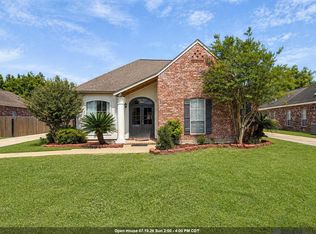 17371 Lake Azalea Dr, Baton Rouge, LA 70817