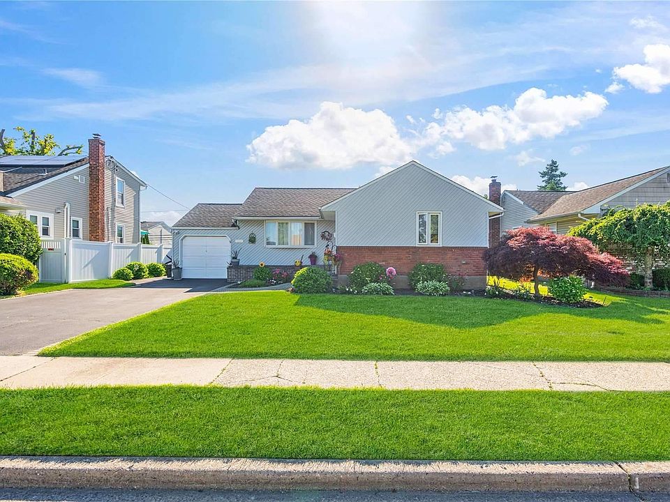1st image of 81 Bruce Avenue
