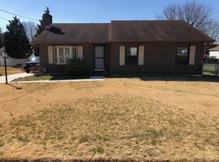 320 Hillcrest Ln, Blackwood, NJ 08012