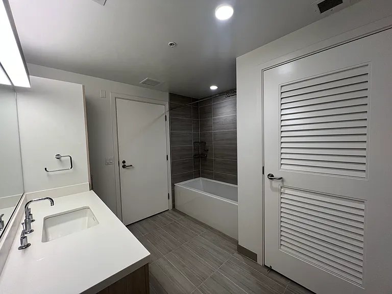 188 W Saint James St #10607 — Photo 11