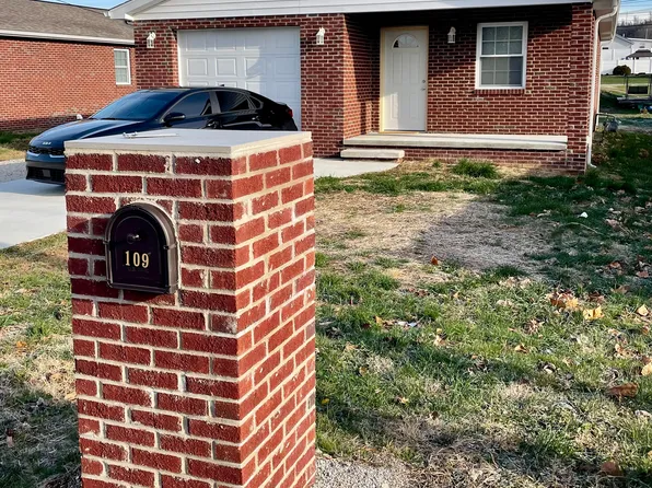 109 Columbus St, South Pt, OH 45680