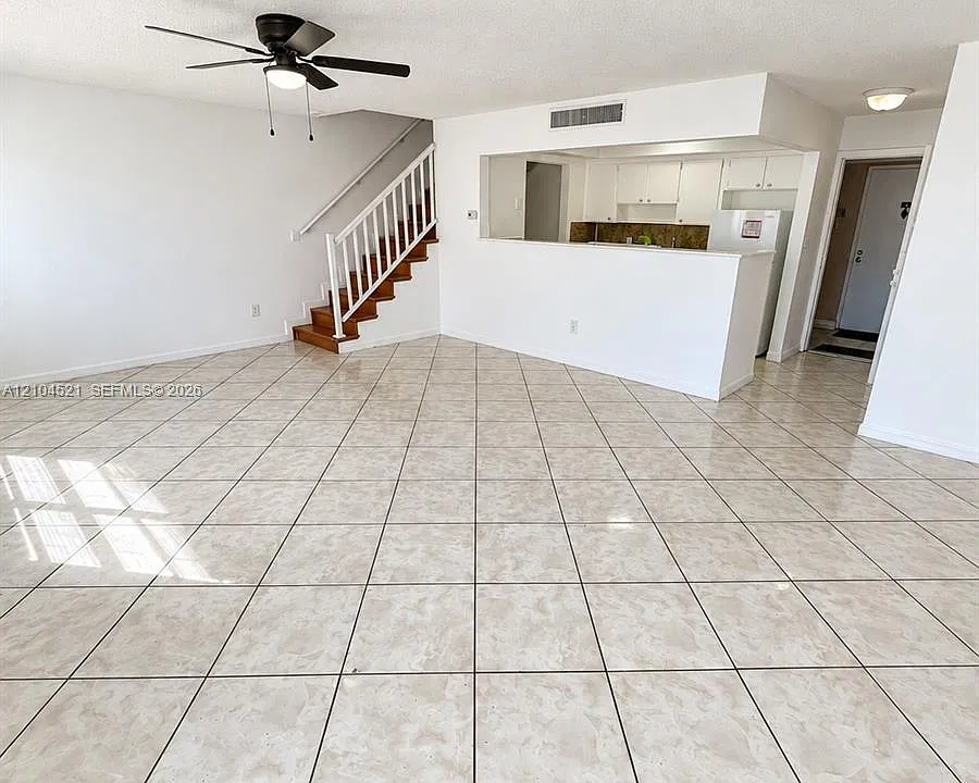 1305 W 53rd St #405