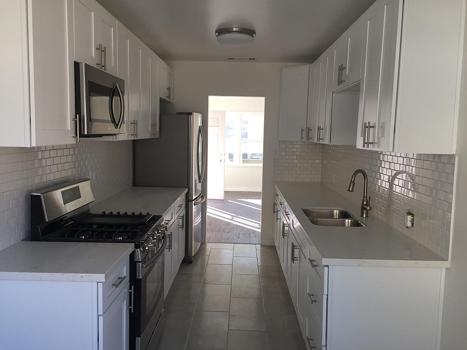 kitchen - looking from the backdoor towards the front door
