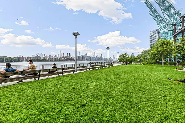 Sold by Level Group | media 19